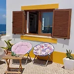 Pequena Baleia Bed & Breakfast Ferrel (Leiria)