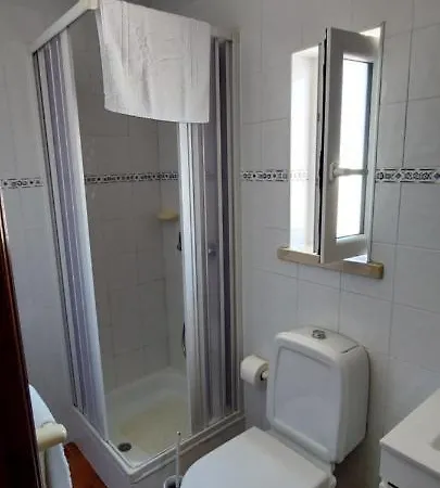 Pequena Baleia 3* Ferrel (Leiria)