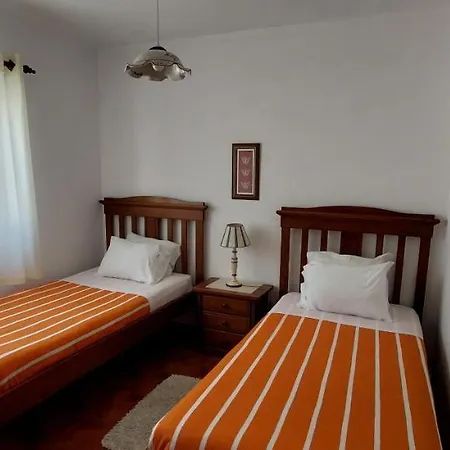 Pequena Baleia Bed & Breakfast Ferrel (Leiria)