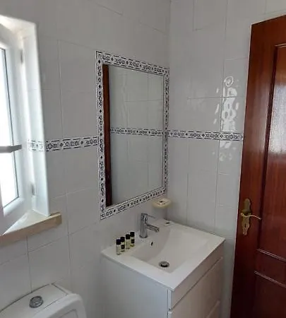 Bed & Breakfast Pequena Baleia Ferrel (Leiria)