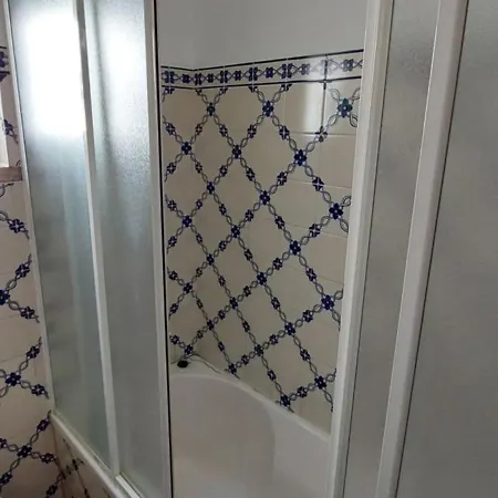 Pequena Baleia Bed & Breakfast Ferrel (Leiria)
