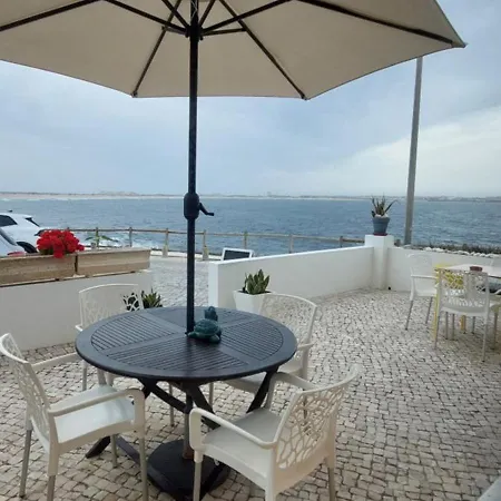 Bed & Breakfast Pequena Baleia 3*