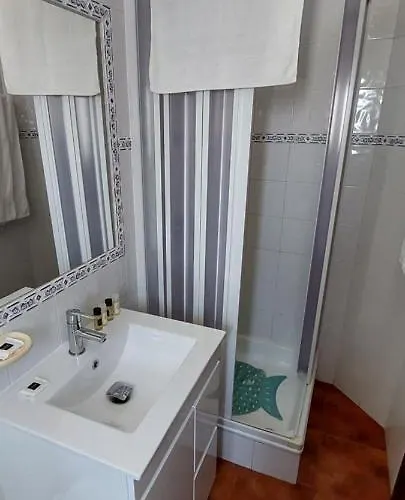 Pequena Baleia 3* Ferrel (Leiria)