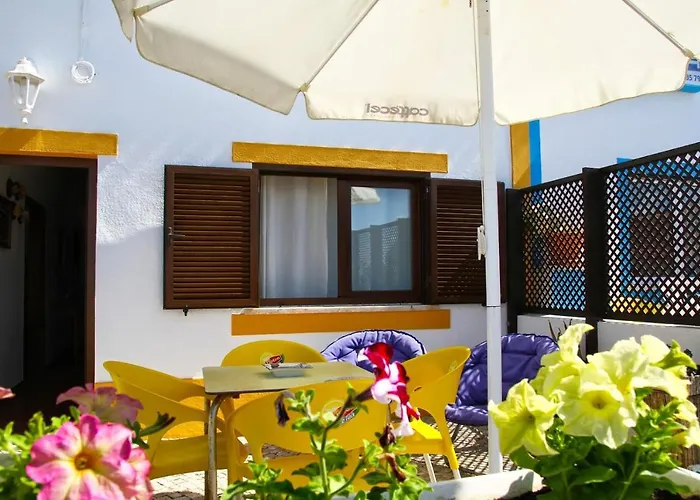 Pequena Baleia Nocleg ze śniadaniem 3*